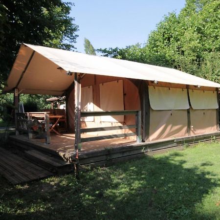 Camping L'Ilot Du Chail Sansais Exterior photo