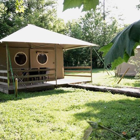 Camping L'Ilot Du Chail Sansais Exterior photo