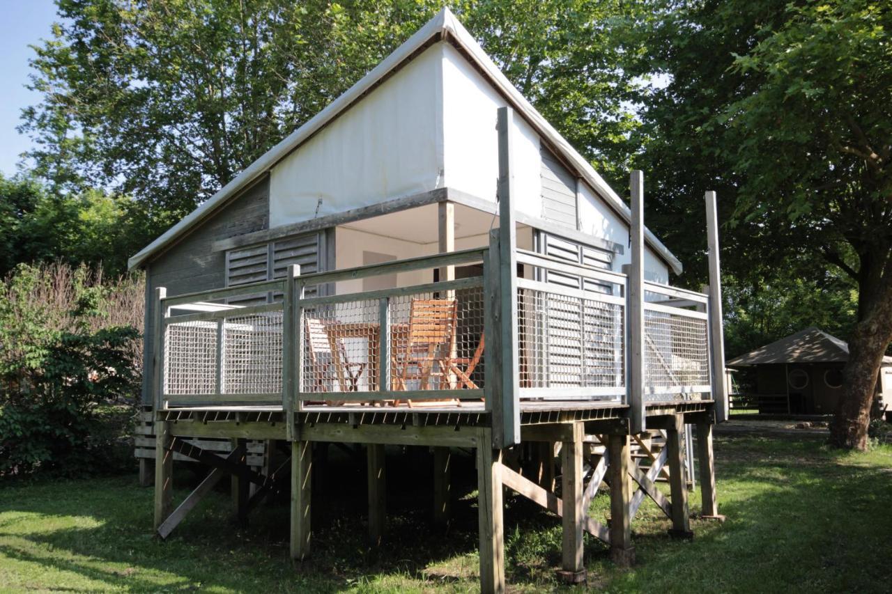 Camping L'Ilot Du Chail Sansais Exterior photo
