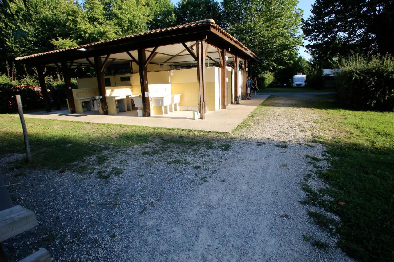 Camping L'Ilot Du Chail Sansais Exterior photo