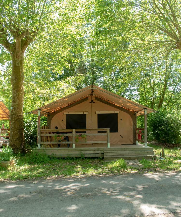 Camping L'Ilot Du Chail Sansais Exterior photo