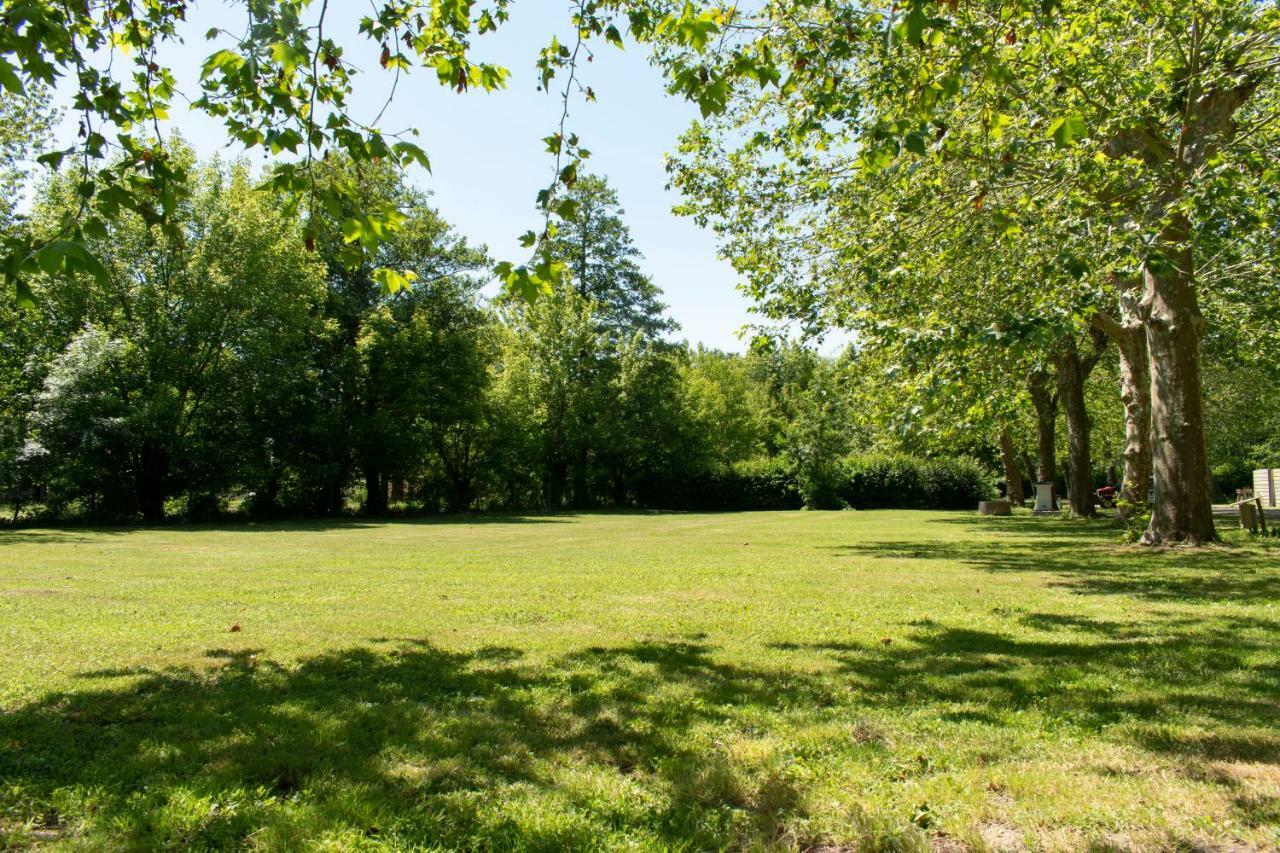 Camping L'Ilot Du Chail Sansais Exterior photo