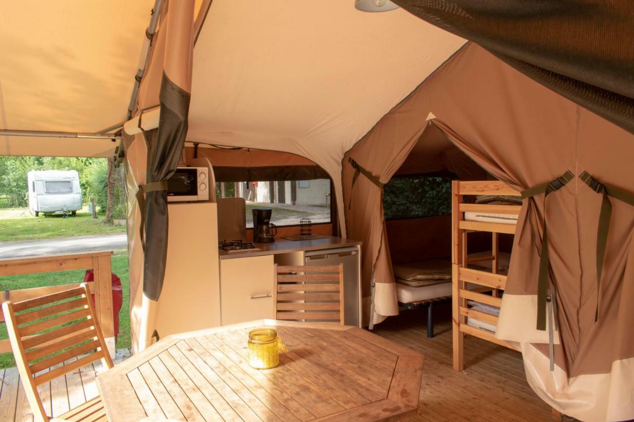 Camping L'Ilot Du Chail Sansais Exterior photo