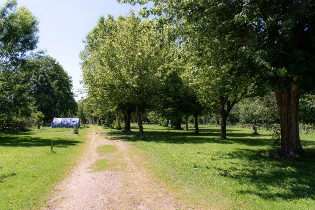 Camping L'Ilot Du Chail Sansais Exterior photo